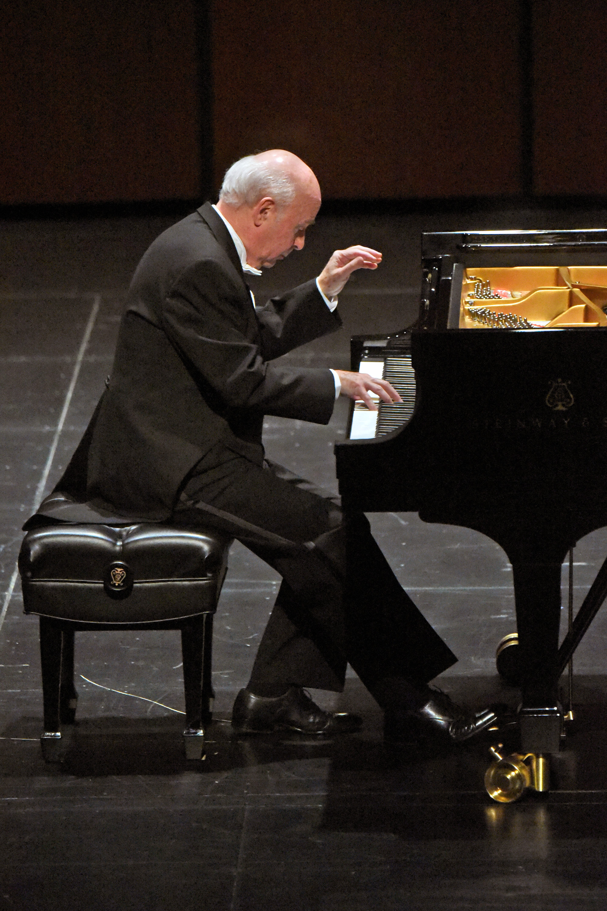 Pianist Jorge Federico Osorio performing in his Los Angeles recital debut on January 16, 2019, at th