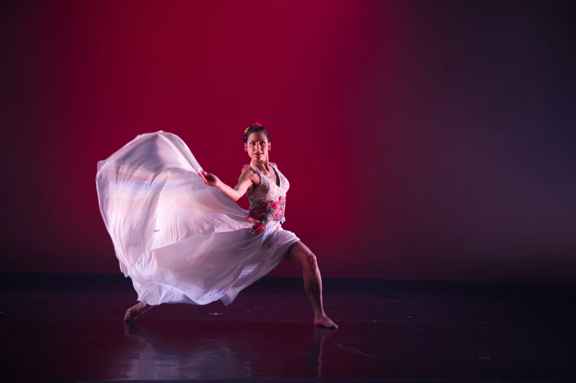 Ballet Hispanico performs Con Brazos Abiertos; PHOTO CREDIT: Paula Lobo.